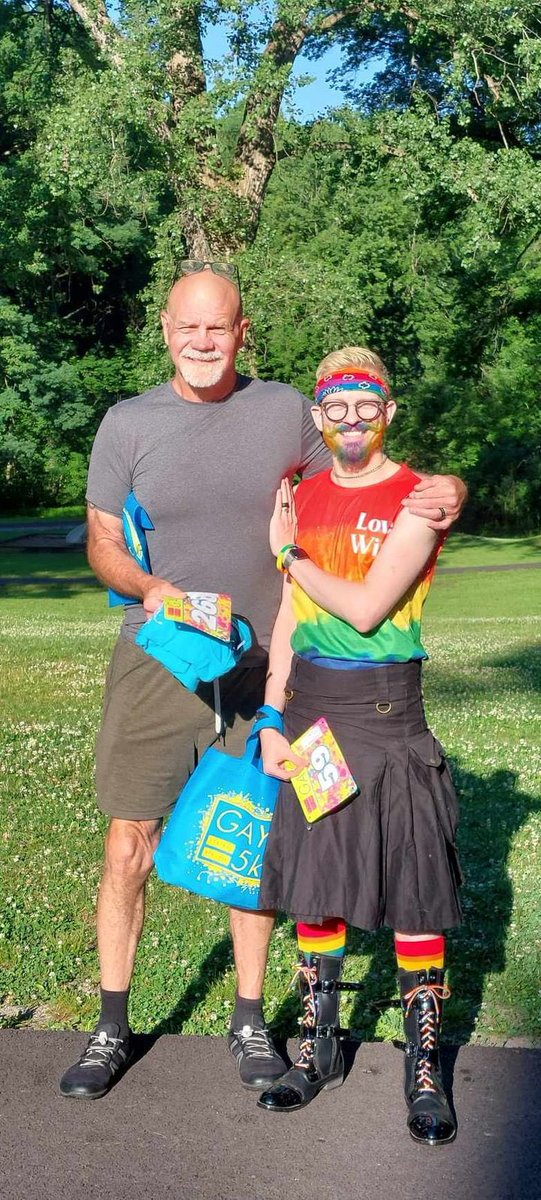 NykHimself's tweet photo. We did a 5k back in June (walked, because fuuuuck running) https://t.co/E7oqWbqoTC