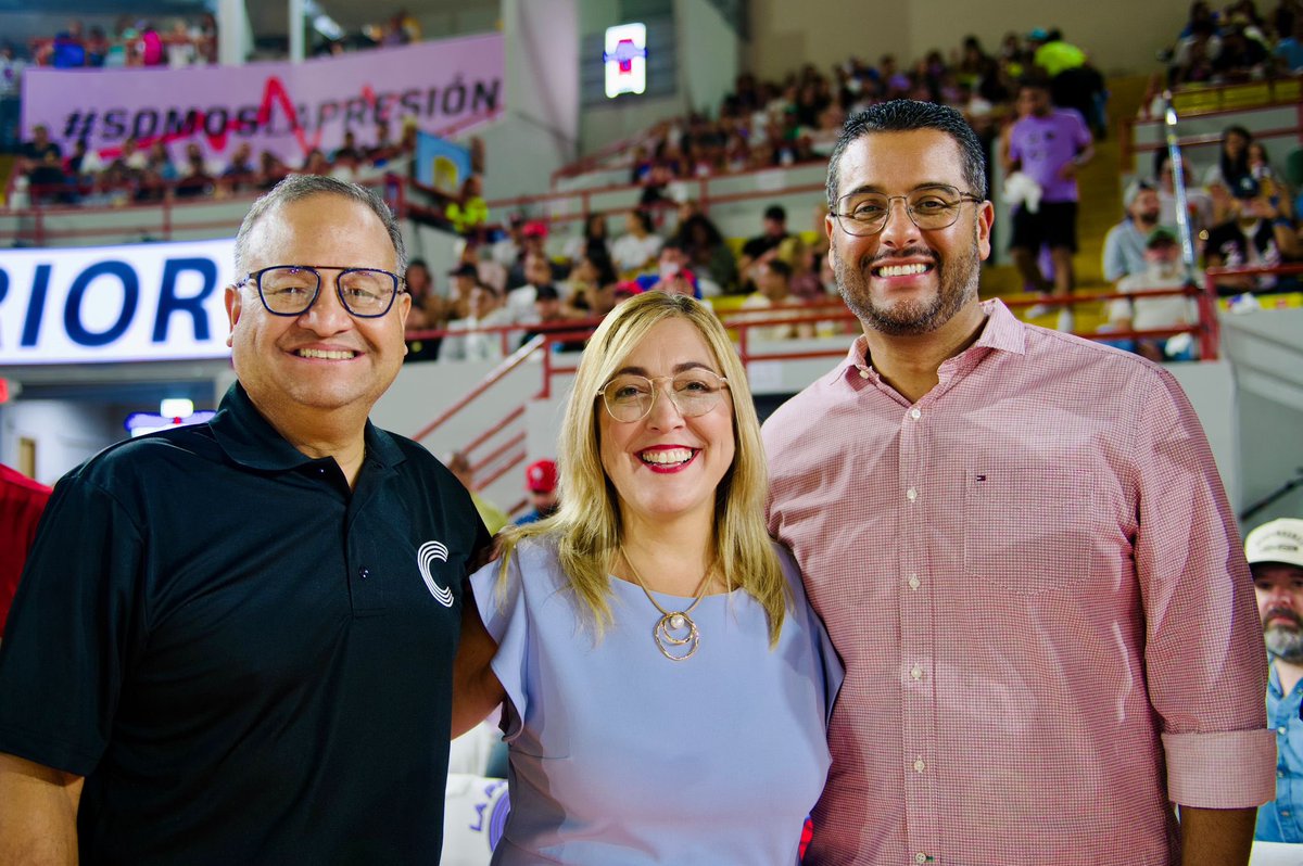 Aquí si se siente #LaPresión. En Caguas viendo a los <a href="/criollosbsn/">Criollos de Caguas BSN</a> y a los <a href="/LeonesPonceBSN/">Leones de Ponce BSN</a> con Willito y <a href="/MarleseSifre/">Marlese Sifre</a>.