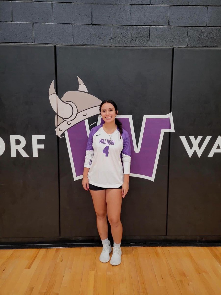 Commited 🏐🐾
Join us in congratulating incoming Senior Gianna Sifuentes on her recent commitment to Waldorf University to further her educational and athletic journey! Way to go Gianna! 
#WeAreSomerset💙