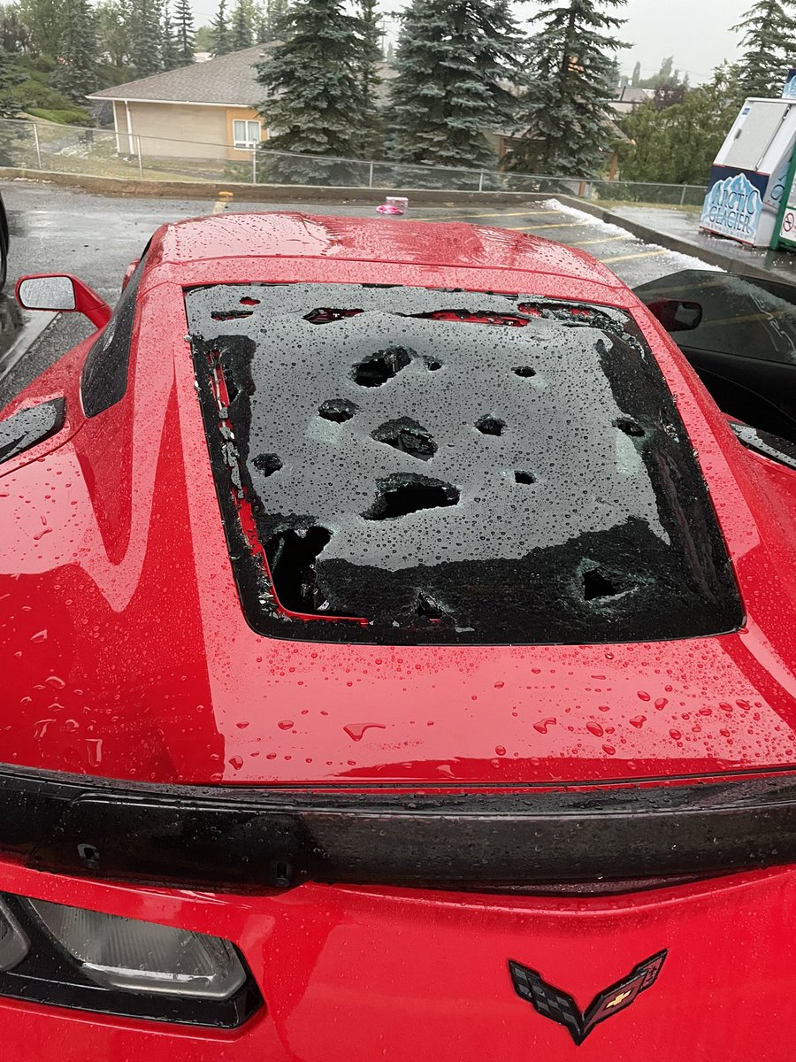 YIKES! #Calgary NW! #yyc #abstorm 8:20pm