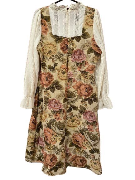 seperingbed's tweet image. Jual Dress Flowers 🌸 
Harga: 150k
Kondisi: New - dijual lagi karna salah beli ukuran. 

Size: L
LD: 90 cm
LP: 72 cm 
P: 113 cm
Lengan: 59 cm

Bisa oren juga ya. Dom Denpasar.