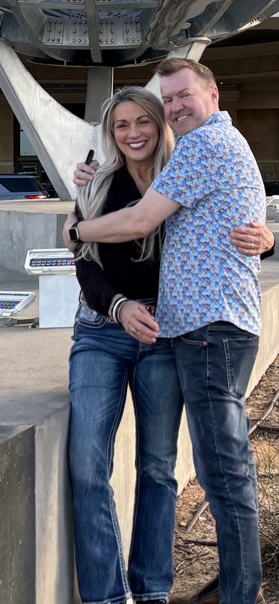 BrandyFarris's tweet image. One of the greatest friends in the world.
#thankGod #forfriends that help in times of change. #trump supporter also.
Thanks #Brett Be a friend to someone today. GodBless