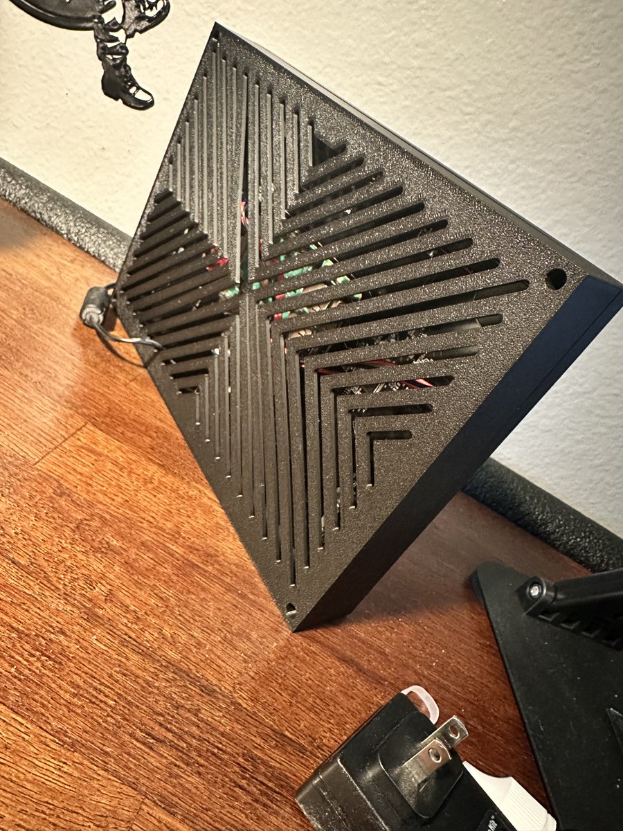 Cthulthu's tweet photo. @Cannibal @defcon Spare 10.1" Pi Screen with a Pi 3B+ running ISS Above software livestreaming from the ISS. Finding a case on printables brought it all together. https://t.co/5p0U1jpjtD