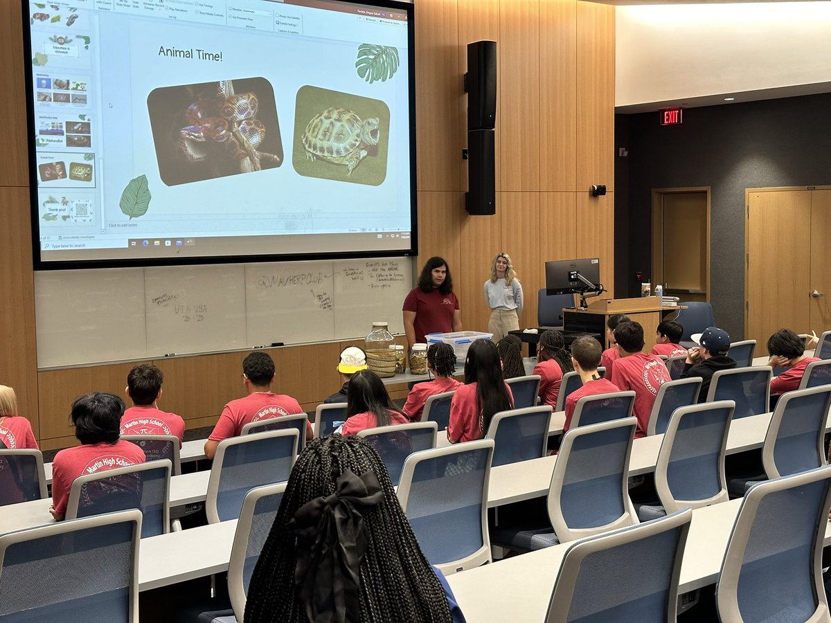 In late July, we introduced incoming freshmen in the AISD STEM Academy at Martin High School to herpetology and the ARDRC. It was a blast and we wish them a fantastic school year! 🤩📚

#ardrc #herpetology #utascience #outreach #science #biodiversity