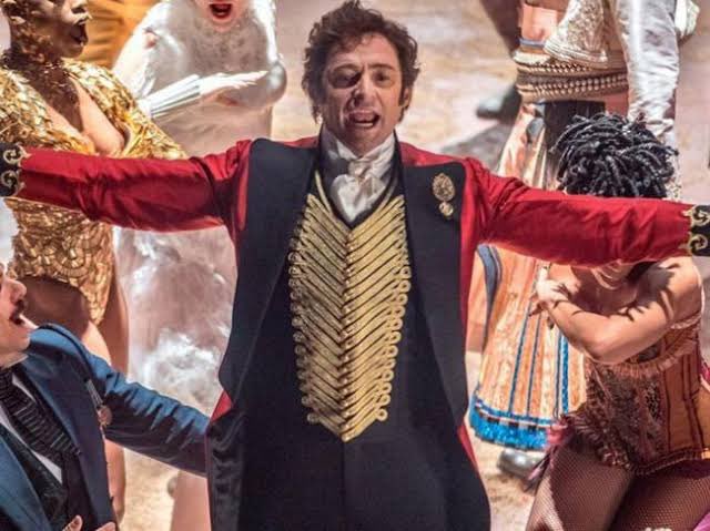 Baswa_'s tweet photo. Capable de jouer un mutant enragé qui a des griffes en acier qui sortent de ses mains et un showman de cirque dans une comédie musicale 

On ne parle pas assez du grand acteur qu’est Hugh Jackman! https://t.co/8qbK32jXak