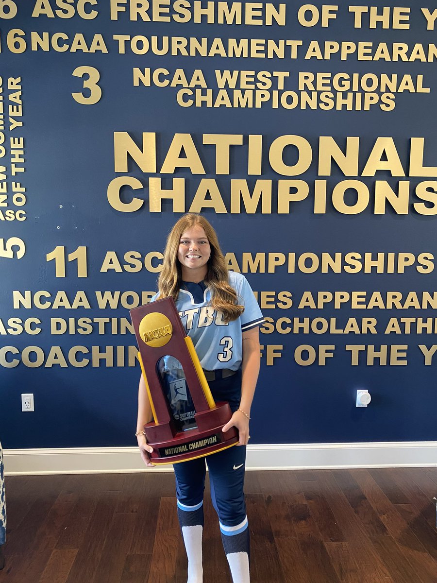 chesni_ashley3's tweet photo. I had an amazing visit today at @ETBU_Softball! Thank you so much to Coach Shirley, Coach Westbrook, and Coach Court for making everything possible! I can’t wait for future conversations and seeing where God leads me🩵💛
@JanaeShirley @MarandaShain https://t.co/YCCdOJnn1J