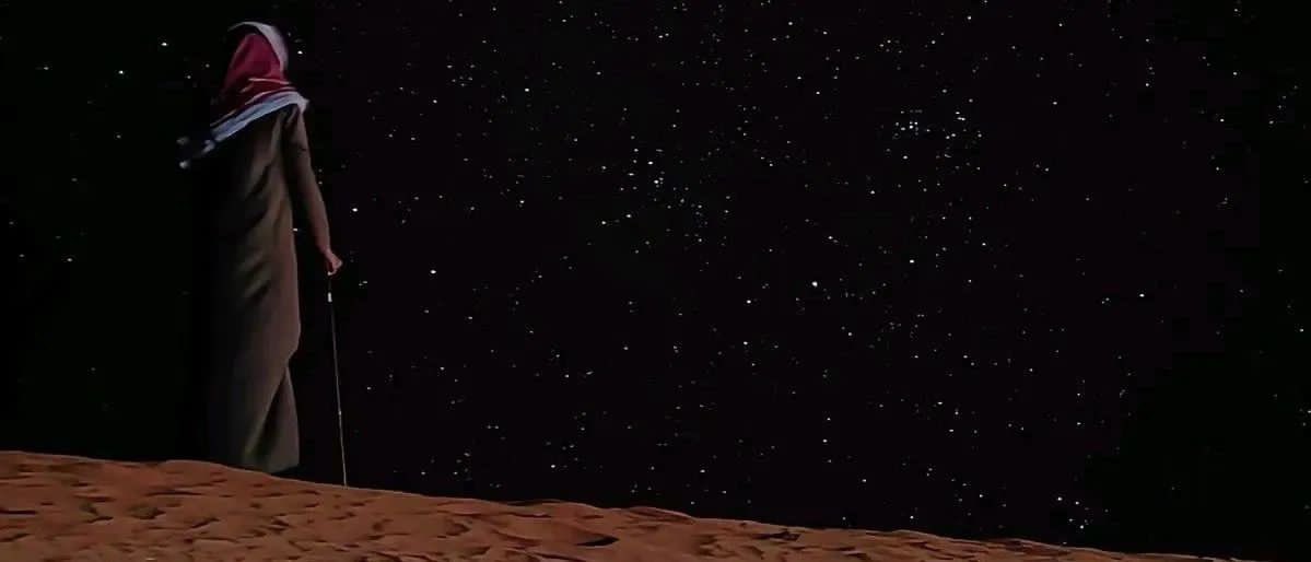 عن النوم والمجلاس ينحاني الهاجوس 
افكر بحلمٍ ضاع بين الرجى ، والياس ".