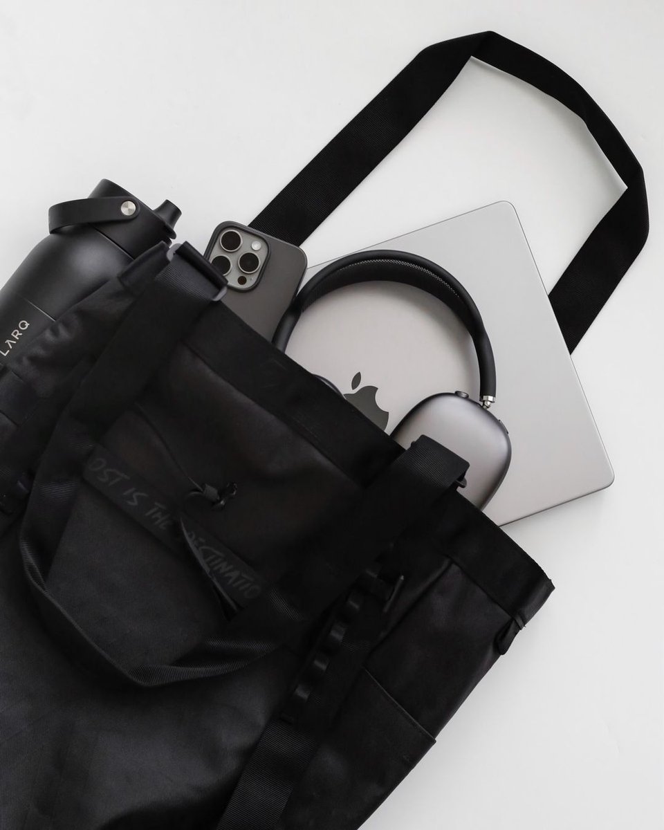 wandrdgear's tweet photo. Everyday carry, made clean and simple with the WANDRD Tote Backpack. π₯
πΈ @macmikephotography
#WANDRD #HouseOfExploration #WanderMoreWorryLess #ToteBackpack https://t.co/tRTDs9VsCg