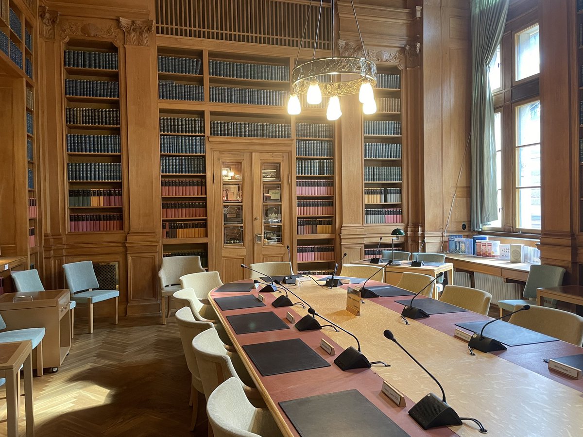 mbadavidsson's tweet photo. Och så ser finansutskottets rum ut. Om någon undrar. #riksdagshuset #guidning https://t.co/dbPTWNUfQL