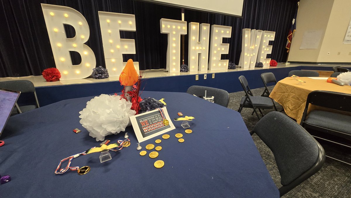 WoodridgeElem's tweet photo. We are excited to kick off a new school year with our amazing staff! Let the Learning Begin! #BeTheWE @AHISD https://t.co/nOxWIriL4i