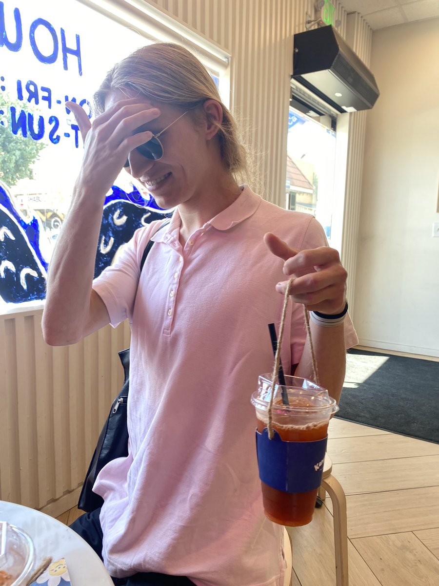 v71820821's tweet photo. these little Thai tea purses are useful…lowkey https://t.co/fDf3sbWpYX