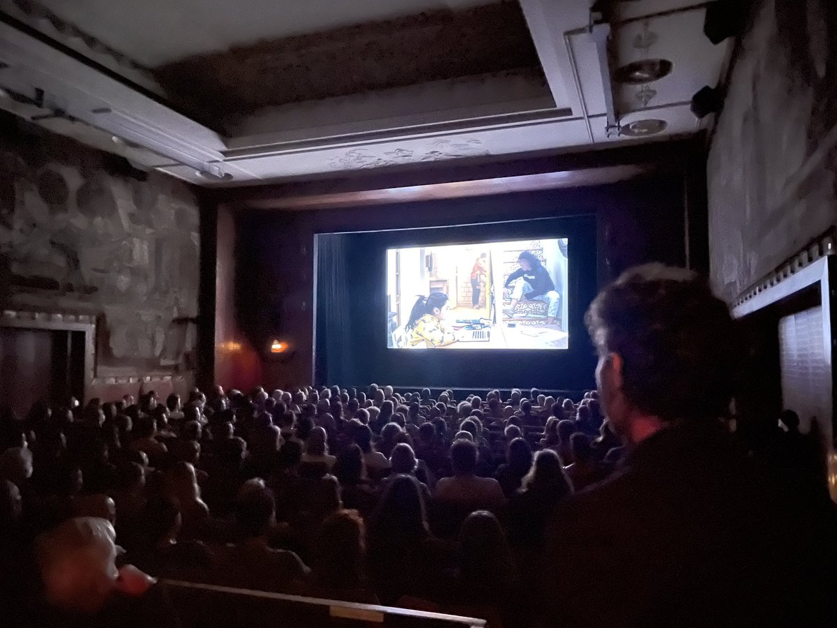 Roger Koza (@rogerkoza) on Twitter photo Presentación de La edad media. Tengo fotos porque la presenté en Viennale. En esa misma sala y con la misma cantidad de gente se proyectó Camuflaje. Me parece que hay más de 5 personas, señor <a href="/madorni/">Manuel Adorni</a> y Viena, por las dudas, es la capital de Austria. Presentación de La edad media. Tengo fotos porque la presenté en Viennale. En esa misma sala y con la misma cantidad de gente se proyectó Camuflaje. Me parece que hay más de 5 personas, señor <a href="/madorni/">Manuel Adorni</a> y Viena, por las dudas, es la capital de Austria.