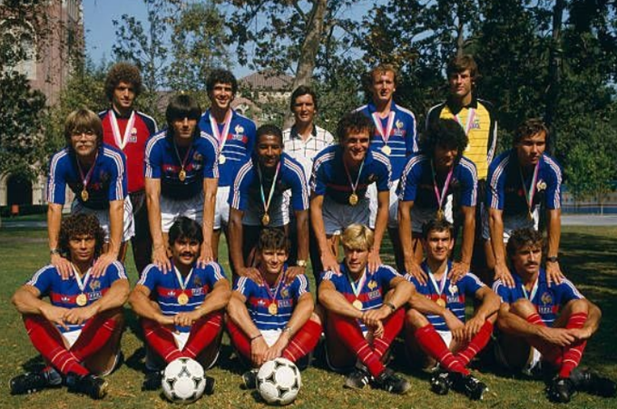 GUQFakgW4AEw7-F?format=png&name=small