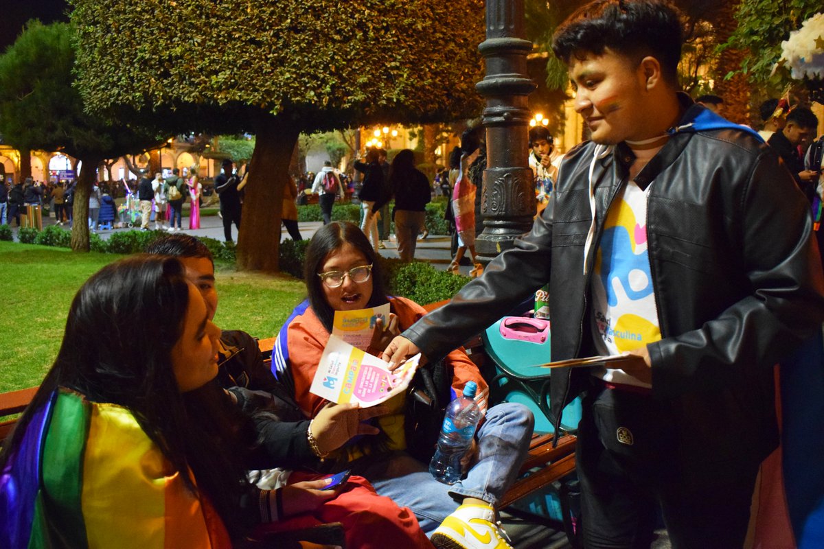 saludtransmasc's tweet photo. ✨🏳️‍⚧️ Nos llevamos lindos recuerdos de lo que fue la participación de la Campaña Mi Salud Transmasculina Importa en la marcha del orgullo en Perú ❤️ https://t.co/mliFPx4R2w