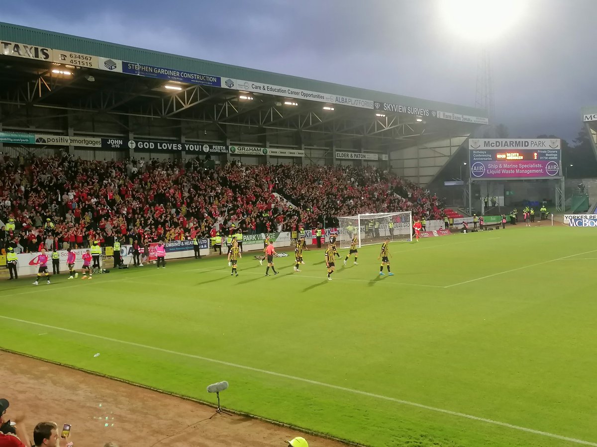 ColGDons's tweet image. A winning start to the league season for The Dons in Perth.

A better first half than 2nd. Decent match for St Johnstone v Aberdeen for a change too!

🐝🇸🇪🐏⚽