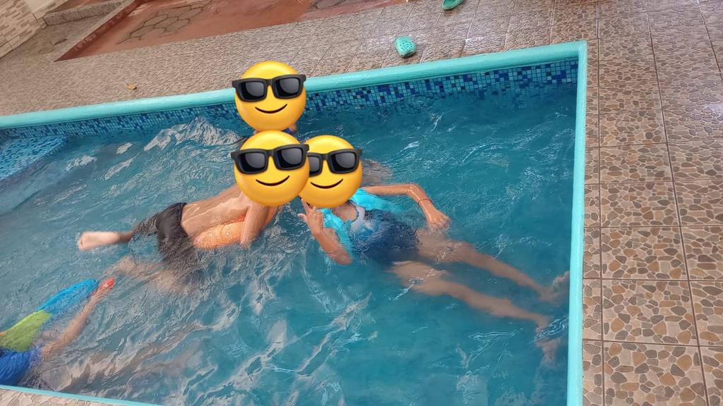 Así una tarde familiar del convento precio a el evento retro nada m llena más q ver a todos esos niños y adolescentes disfrutando de una tarde así alberca y botanas refrescos gracias a los patrocinadores Dios los bendiga