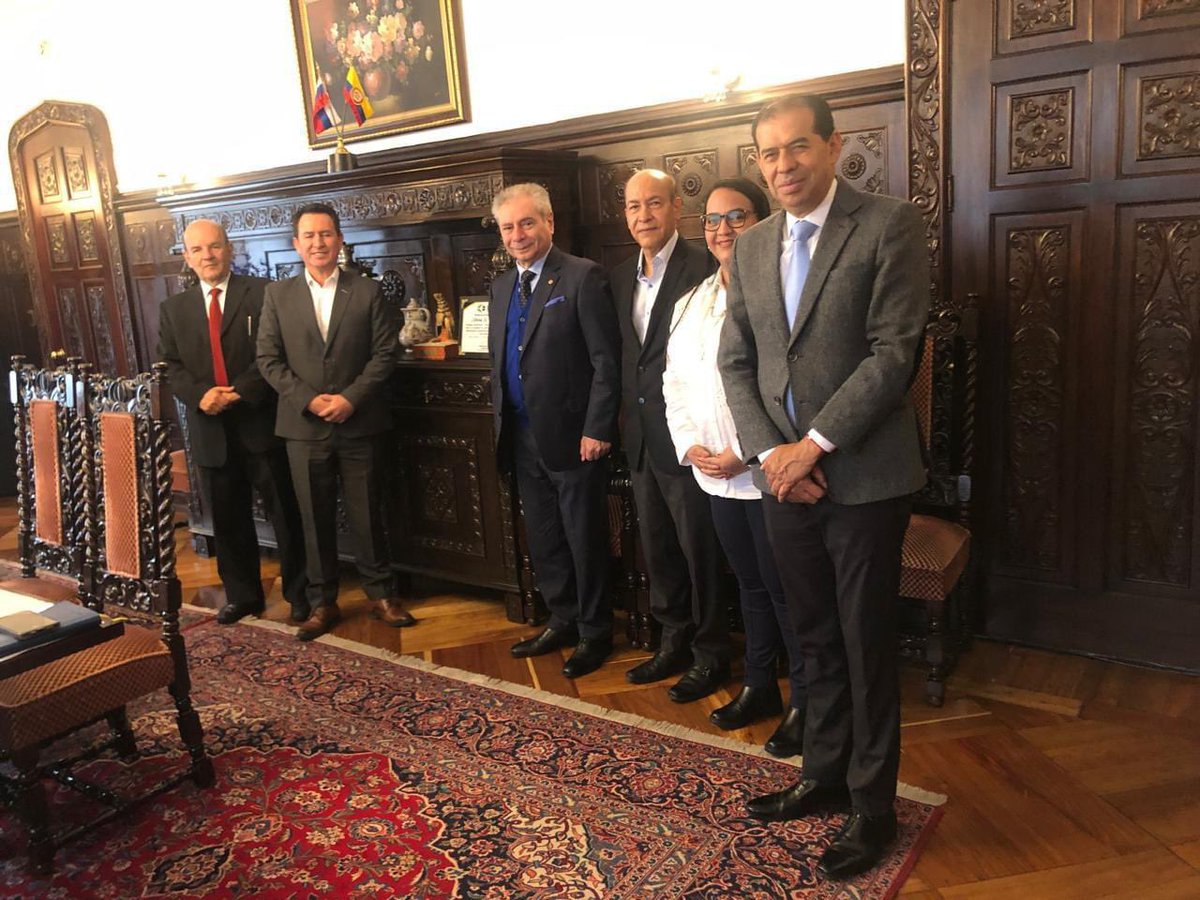 CCCASANARE's tweet photo. Reunión con el Embajador de Rusia, Nikolay K. Tavdumadze, para explorar oportunidades productivas y comerciales en el sector agrícola y agroindustrial. Esta colaboración estratégica busca fortalecer nuestras relaciones comerciales y fomentar el desarrollo económico en la región. https://t.co/rhYcGNjHGW