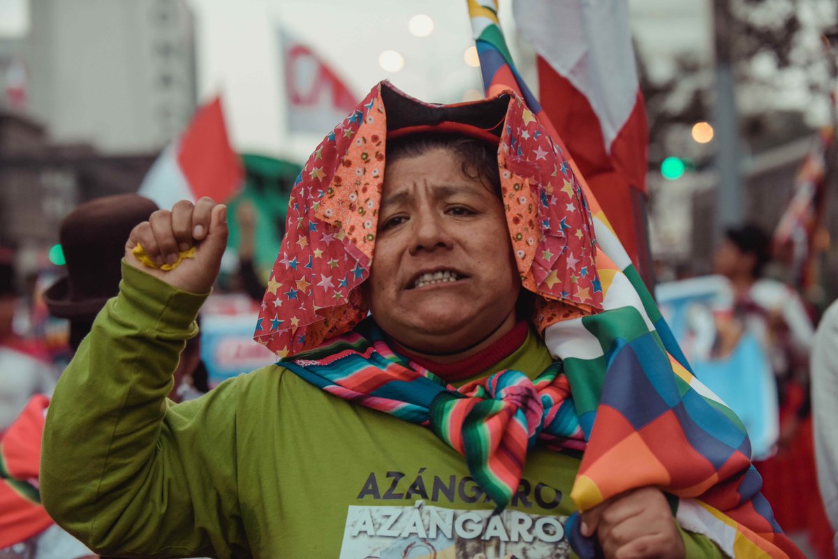 Avispa_Midia's tweet photo. Fotoreportaje Protestas en #Perú
 Barrios populares de #Lima organizaron marchas hacia el centro de la capital, vigiladas por cientos de policías

👉 https://t.co/F4Q7F81dUq 🐝

#DinaBoluarte #Peru #PueblosIndígenas #PueblosOriginarios #LatinoAmerica #AmericaLatina #Resistencia https://t.co/l8RcvFN7ct