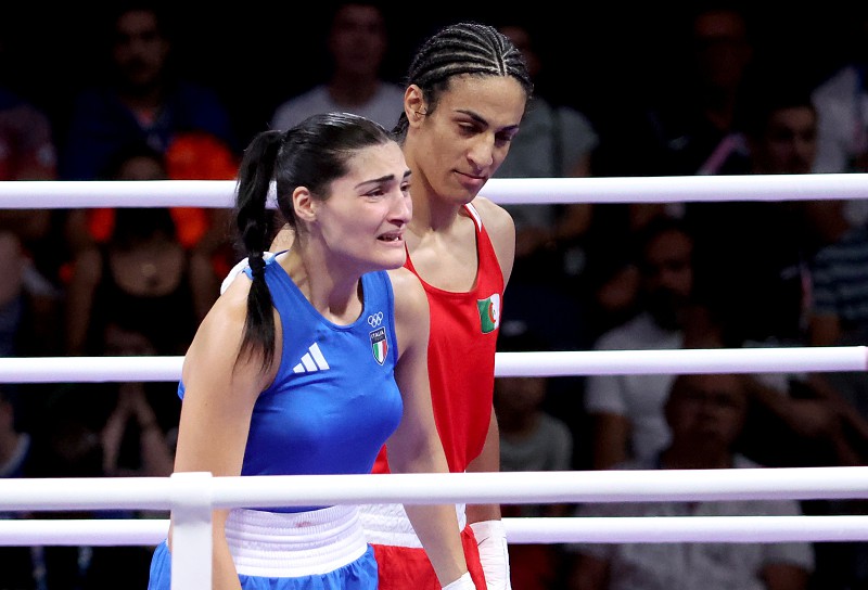 GabrielVan10's tweet photo. 🥊 Nas Olimpíadas de Paris 2024, Imane Khelif está enfrentando uma onda de discriminação e violência institucional. Durante a luta, a boxeadora italiana Angela Carini desistiu, afirmando que não era justo competir contra Imane. #ImaneKhelif #StopViolence https://t.co/bJQIFTW3gk