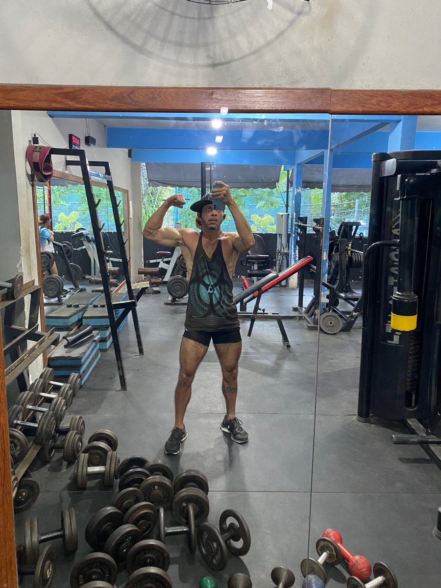 MooreRodrigo's tweet photo. Constância,foco e determinação é o meu lema diário 👌🏻👊🏻💪🏻✅🔥. #body #explore #fit #bodybuilding #like #fitnessmodel #workouthard #workoutinstyle #workoutgoals #meulemaéfoco #explore #gym #fitnnes #fotografia #academia #bodyshape #bodymuscle #strong #postreino #afterworkout https://t.co/YFfYKv8dQp