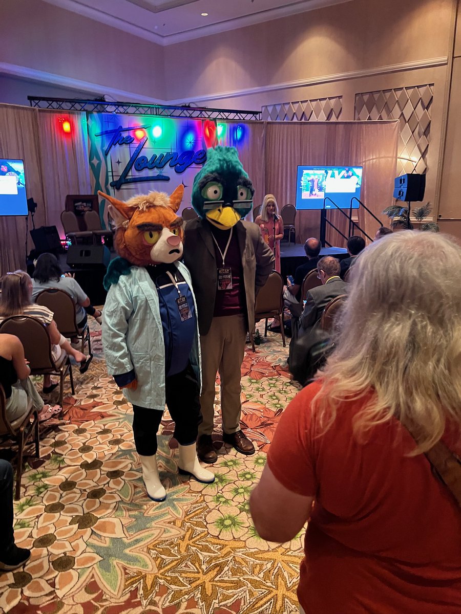traceyssimmons's tweet photo. I had a wonderful time at #STLV, and am looking forward to next year! We’ll be at the San Francisco event in January too, since we live right here in SF. If anyone wants to keep in touch, or chat about building costume pieces, I’m more active on Bluesky as @/tracey.science https://t.co/SaloHREi6R