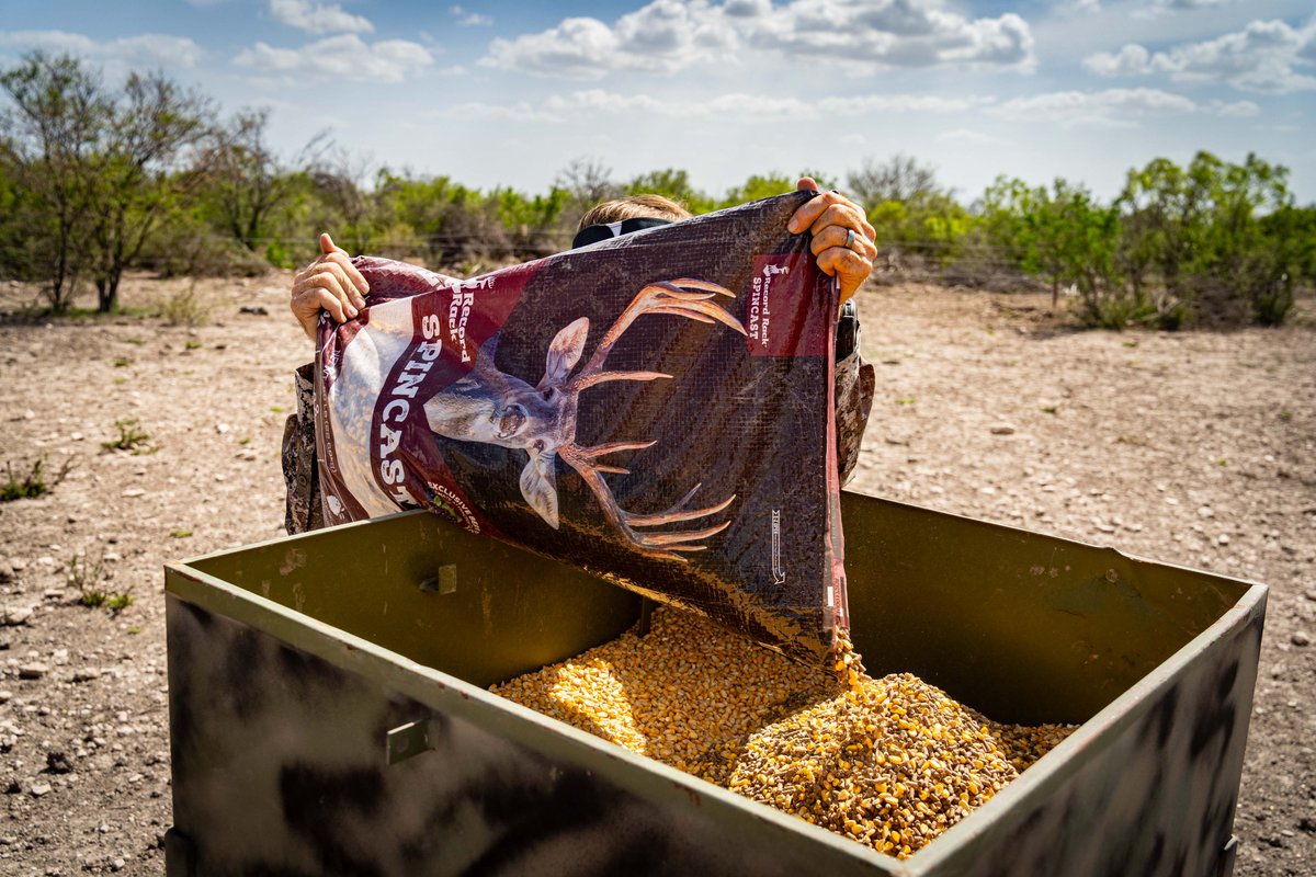 DeerGearTV's tweet image. Boost your herd’s health with Record Rack&apos;s Spincast Deer Feed! 🦌 14% protein for antler growth, balanced minerals for overall health, and a berry flavor they can&apos;t resist! 🍓 Cleaned &amp;amp; screened for smooth feeding.

#recordrack #spincast #deefeed #hunting #whitetail