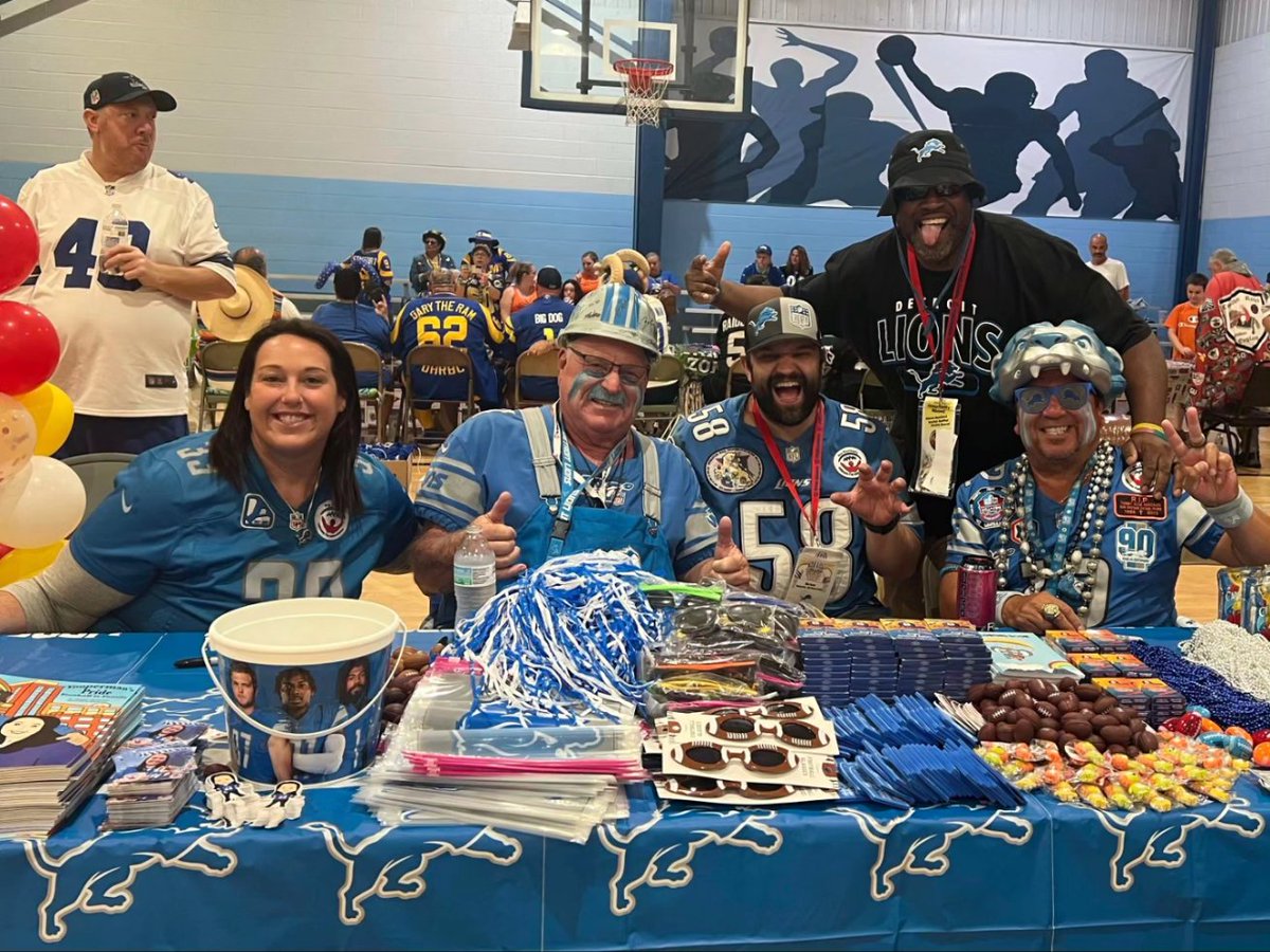 biglionmane's tweet photo. #PFUFAReunion #PFUFA #GivingBack #Community #JBabeStearnCenter #HOFWeekend #ForTheCommunity #RoarUp https://t.co/bYoWOlntIj