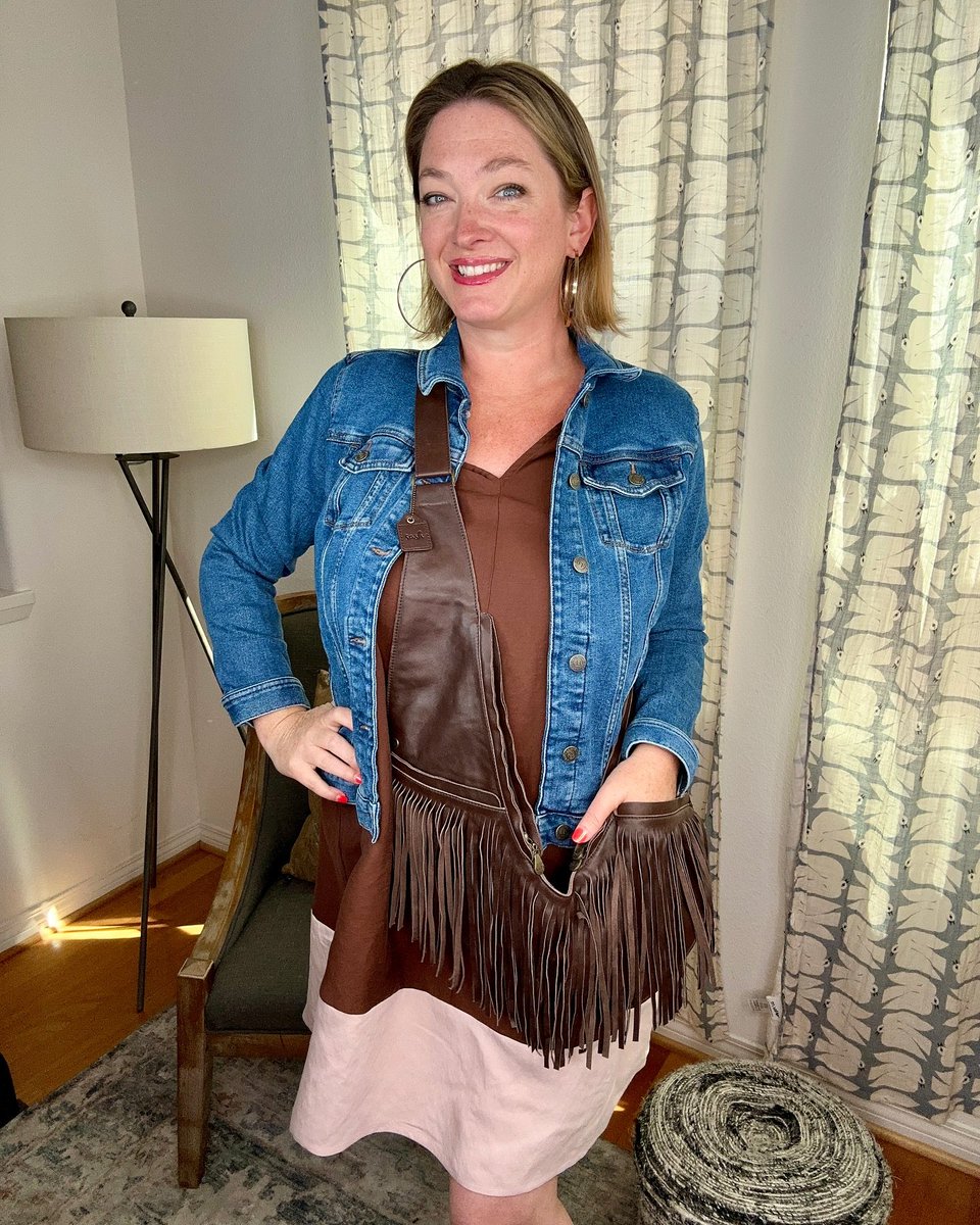 TheSashBag's tweet photo. New product drop! Which of these bags would you choose? 
Amber Leather, Espresso Leather Fringe, or Carbon Leather Fringe?? 
Get free shipping on these styles with the code CORESHIP https://t.co/dZMtaKvdoL