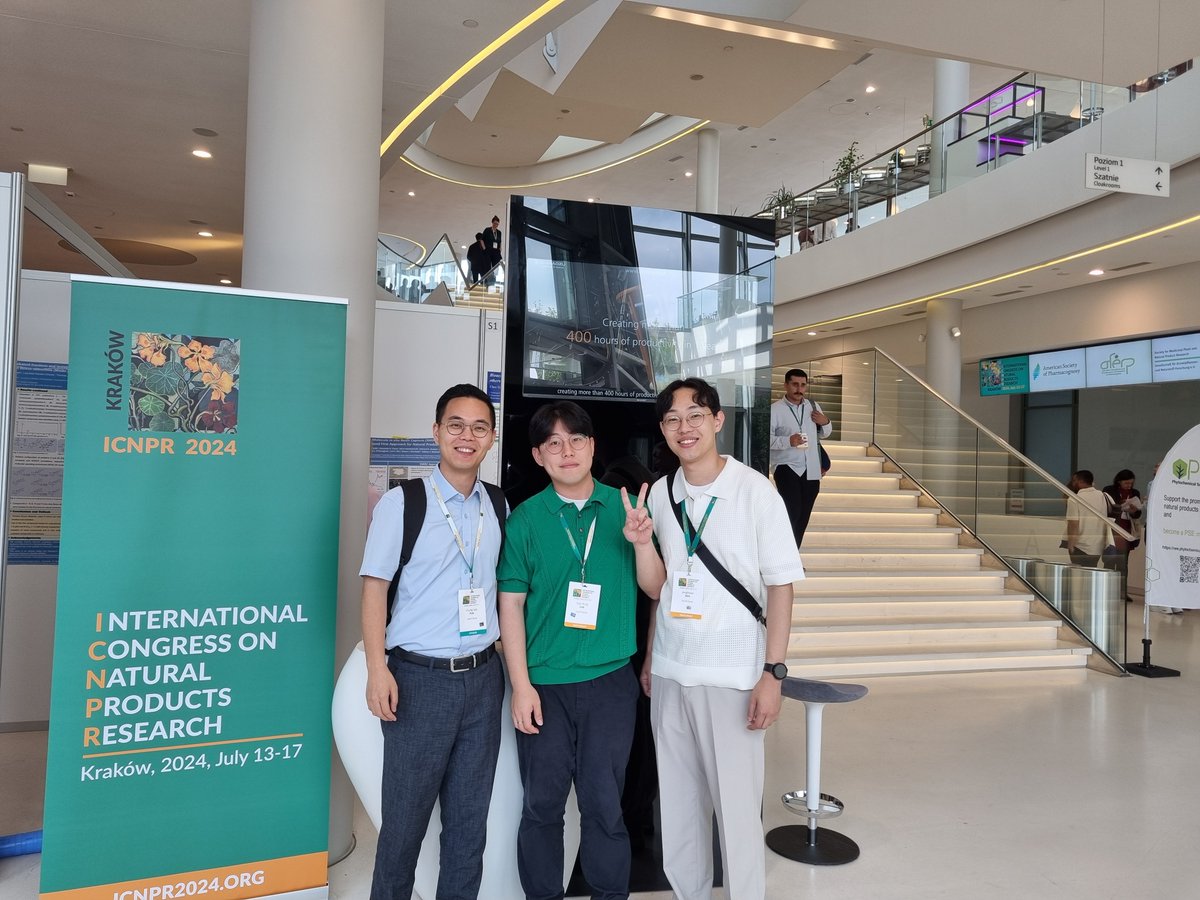 ChungSubKim's tweet image. Our lab attended the #ICNPR2024 conference from July 13th to 17th, 2024, in Krakow, Poland. It was a great opportunity to give a talk and to meet many natural product researchers!