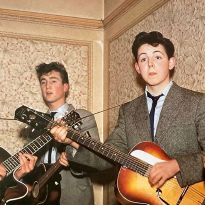 sing_market's tweet image. The guitar Sir Paul McCartney learned his first chords sold for £330,000 at an auction at London’s Abbey Road Studios. This Rex acoustic guitar was instrumental in McCartney’s 1957, where he impressed Lennon with his playing at a Liverpool fete, securing his place in the band.