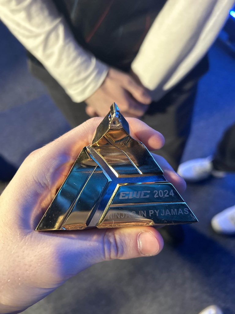 Nagghz's tweet image. EWC you will be missed. Hopefully we run it back next year. #theproblem 

See yall in Germany 🇩🇪