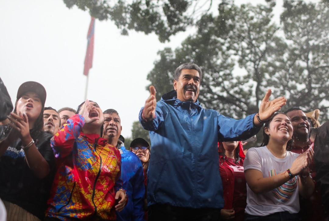 Alfred Nazareth (@luchaalmada) on Twitter photo #EnFotos📸 Encuentro del Presidente <a href="/NicolasMaduro/">Nicolás Maduro</a> con la Gran Marcha de la Juventud y los Estudiantes Venezolanos por la defensa de la Paz.
#05Ago
#PatriaSoberanaYPlena #EnFotos📸 Encuentro del Presidente <a href="/NicolasMaduro/">Nicolás Maduro</a> con la Gran Marcha de la Juventud y los Estudiantes Venezolanos por la defensa de la Paz.
#05Ago
#PatriaSoberanaYPlena