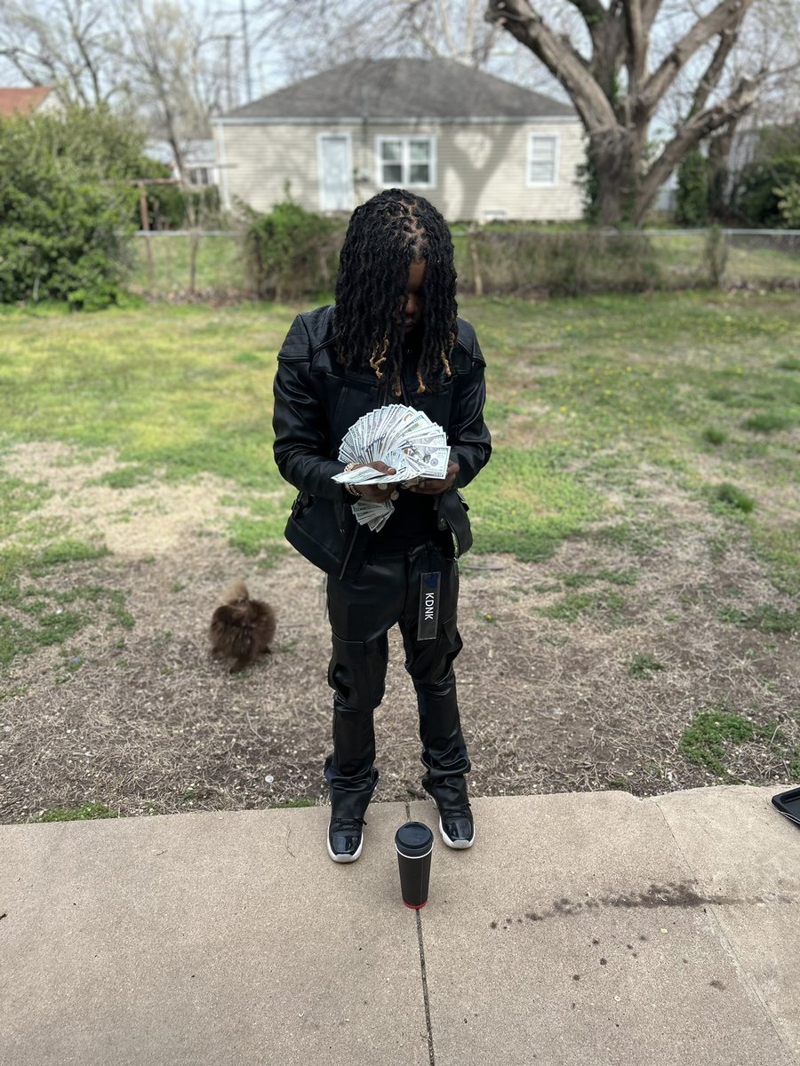 threethang's tweet photo. Dis 3 Baby #300MoneyTeam https://t.co/dw124Mmvzy