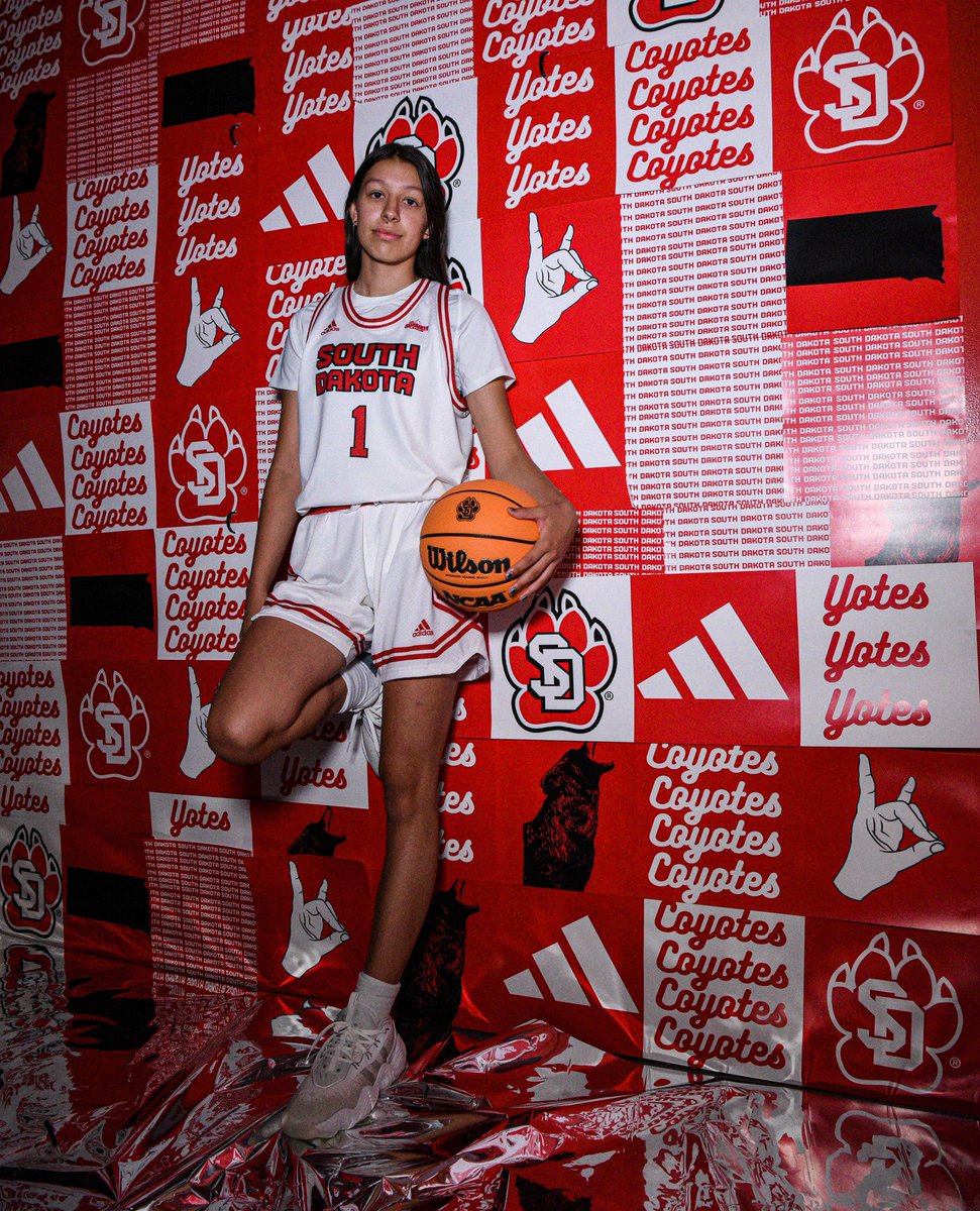 Ashlan Carlow-Blount (@ashlancc1) on Twitter photo Had a great unofficial visit <a href="/SDCoyotesWBB/">South Dakota Womenβs Basketball</a>. Thanks coaches <a href="/Coach_Eighmey/">Carrie Eighmey</a> <a href="/aheg22/">Amber Cunningham</a> <a href="/CoachEighmey/">Devin Eighmey</a> and staff. <a href="/SDNETworkBBall/">NetworkElite 2024</a> Had a great unofficial visit <a href="/SDCoyotesWBB/">South Dakota Womenβs Basketball</a>. Thanks coaches <a href="/Coach_Eighmey/">Carrie Eighmey</a> <a href="/aheg22/">Amber Cunningham</a> <a href="/CoachEighmey/">Devin Eighmey</a> and staff. <a href="/SDNETworkBBall/">NetworkElite 2024</a>