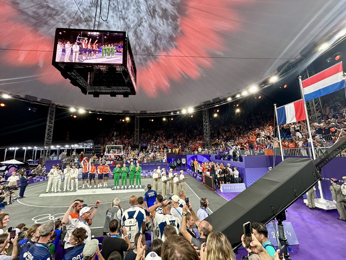 Quelle promotion du #3x3 ce tournoi olympique à Concorde ! Bravo à <a href="/SMaynier/">SMaynier</a> et toute son équipe pour cette orga parfaite ! Et bravo aux Bleus qui nous auront tant fait vibrer et dont la médaille récompense tout le travail de <a href="/Souchu43/">Karim Souchu</a>, <a href="/antochristophe/">Anto Christophe</a> et du staff <a href="/3x3ffbb/">3x3 FFBB</a> !
