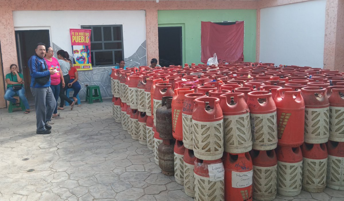 gas_comunalne's tweet photo. (2-2) Quienes a demas envian un mensaje a nuestra juventud de oro se motiven al deporte a la educacion y a la paz.

¡Trabajo En Equipo, Victoria Segura!

@NicolasMaduro @TellecheaRuiz @JulioEnriqRojas @gas_comunal @Alessandrellove @AliErnesto32 https://t.co/e8lf5SYHAS