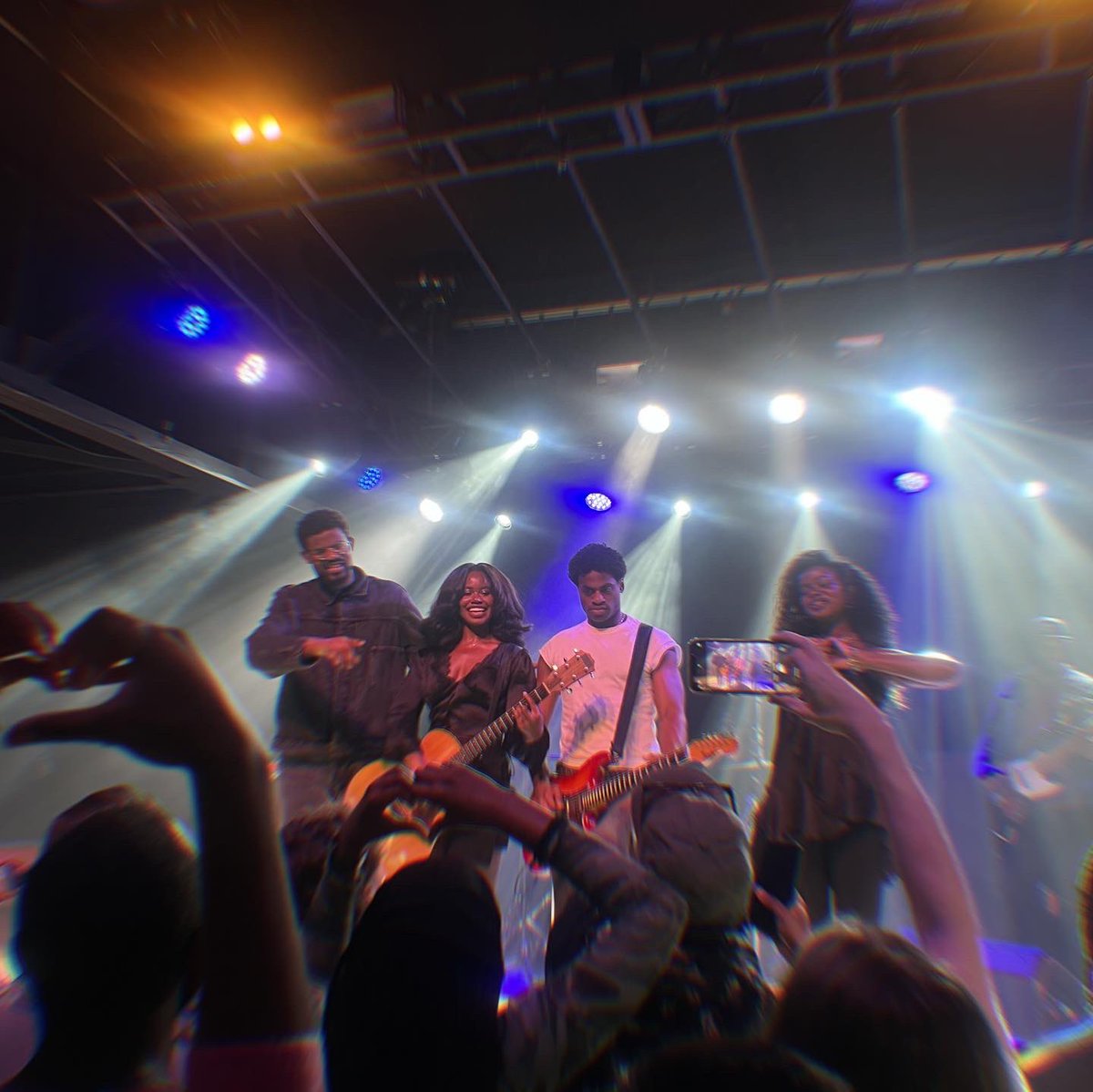 taughtbyt's tweet photo. I met my favorite people @Infinityssong 😫 my year is complete #travisproduction https://t.co/HLdURMU0Sy