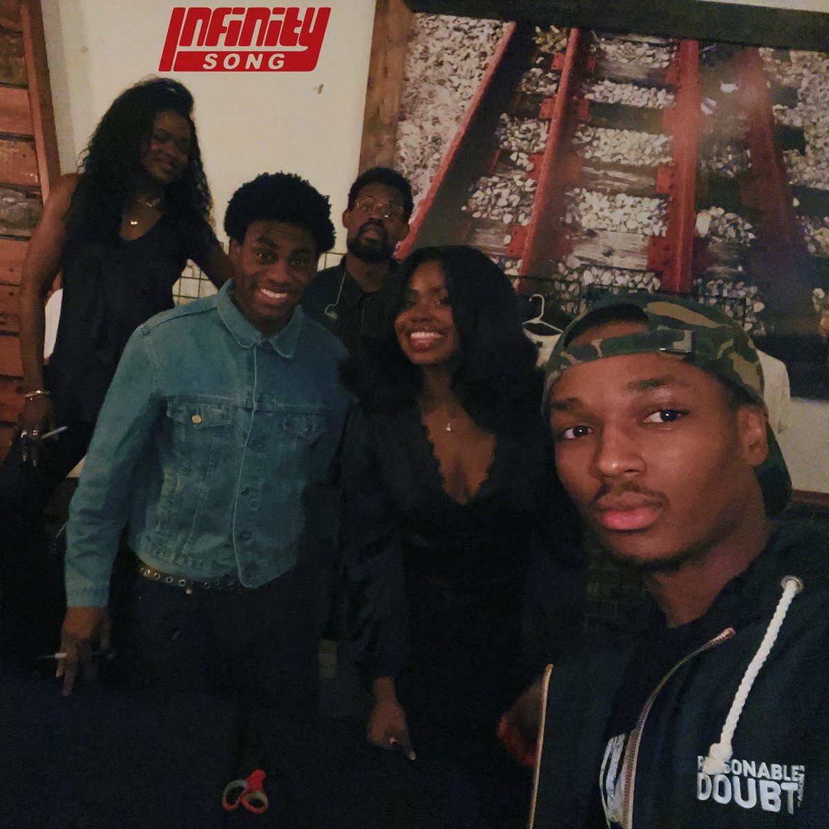 taughtbyt's tweet photo. I met my favorite people @Infinityssong 😫 my year is complete #travisproduction https://t.co/HLdURMU0Sy