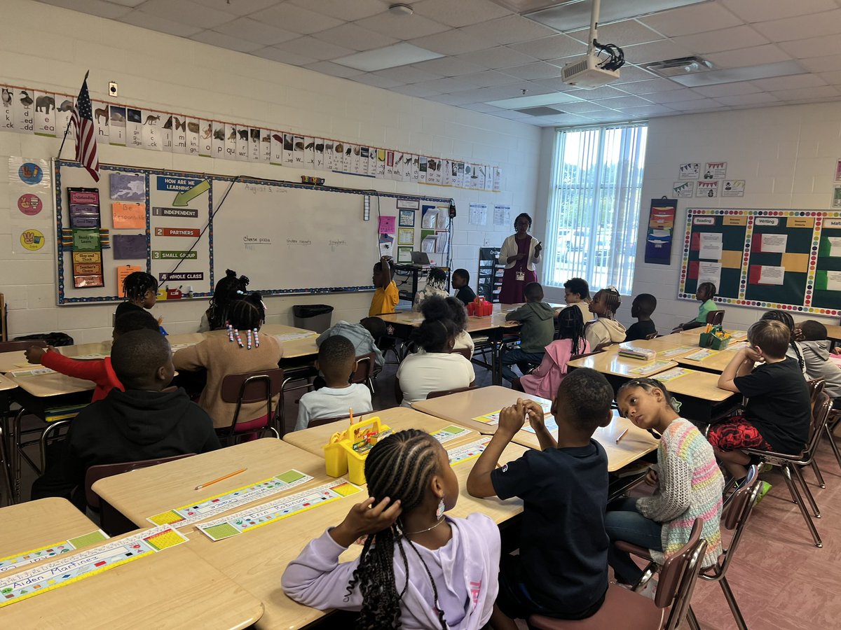 ljswiggins's tweet image. Area 2 leaders in HCS have accepted &amp;amp; excelled at the 4x4 challenge! They continue to prioritize teaching and learning while building a Coaching Culture so kids can win!  Just like the Olympics, we are all Winning!  #GameOnHCS  I observed 12 classes with @Lakanijones today!