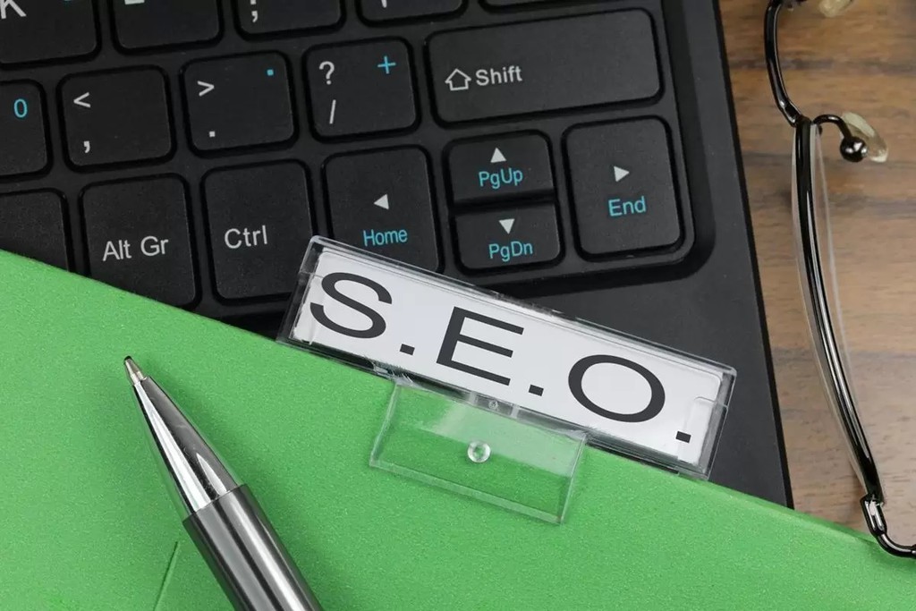 EmCurs's tweet image. El objetivo del SEO es conseguir que nuestra web aparezca en las primeras posiciones cuando los usuarios buscan palabras o frases relacionadas con nuestra temática.

Leer más 👉 lttr.ai/AVjIF

#Contenido #SEO #DesarrolloWeb #WordPress #GoogleAnalytics