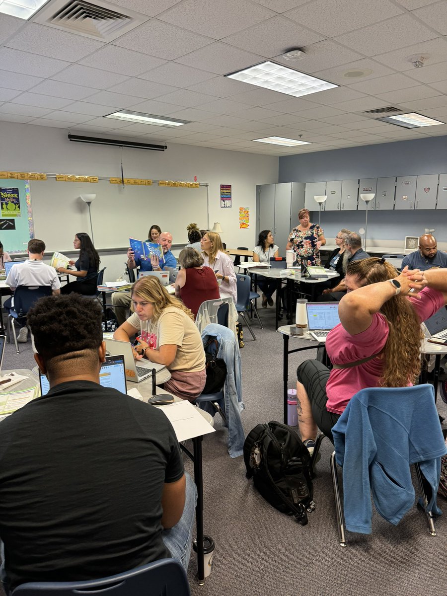 KleinISDMath's tweet image. WHAT A DAY! #kleinmath Ts at Sec Math BTS Prof. Dev. Day-choice sessions, resource immersion, and learning ahead for quarter 1! Thank you to all the amazing presenters that make this day possible where Ts across the district can come together to learn from one another! @KleinISD