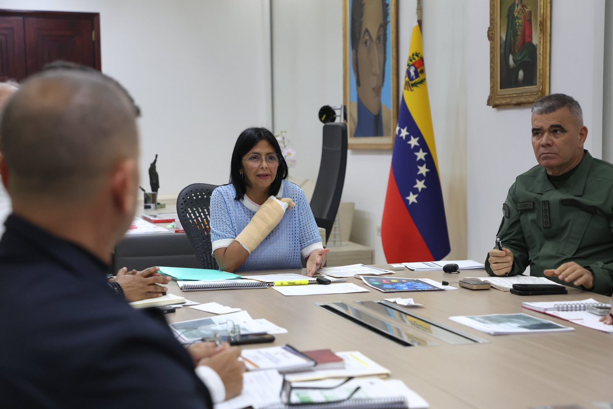 ViceVenezuela's tweet photo. #Entérate || Vicepresidenta @delcyrodriguezv: Violencia de la oposición extremista fue controlada

#5Ago 

Más detalles: https://t.co/SOcnACVrMK https://t.co/lZo5d6iTdb