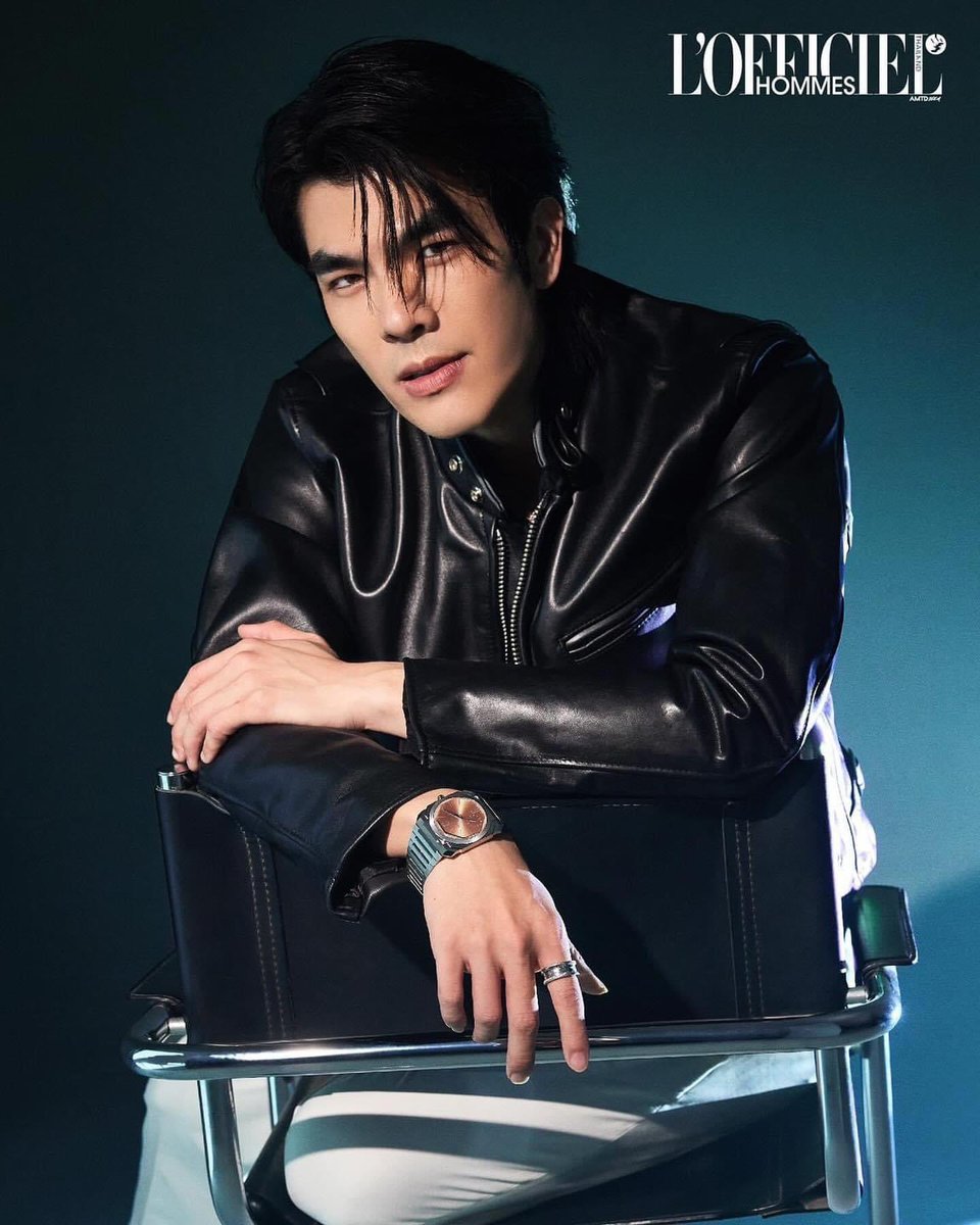 freakinglovit's tweet photo. 050824  |  Mile Phakphum 🎸💚

——- ( #milephakphumIG ) ( #MileFB )
@Bulgariofficial   |   #Bvlgari 
#BvlgariThailand x #Starsinbvlgari 
#BulgariThailandxMile 
@HommesThailand 

MILE BULGARI FRIEND OF HOUSE 

📹| milephakphum instagram post and Mile Phakphum FB 

Caption: 

,,, Me || @Hommesthailand  || @Bvlgari ,,,

Special Cover In This Month…🐍

.
.
#Bvlgari

🔗link at reply

Like , comment , save and share 
—————
#MilePhakphum ツ x @milephakphum  ㋛
#GreenyRose