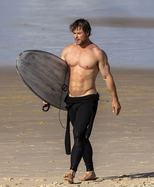 poptime's tweet photo. Chris Hemsworth 🫦 https://t.co/mnRordip64