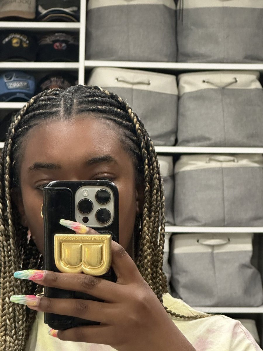 When I say I’m <a href="/BBlackwoodNYC/">Brandon Blackwood</a> DOWN! This phone case is everything