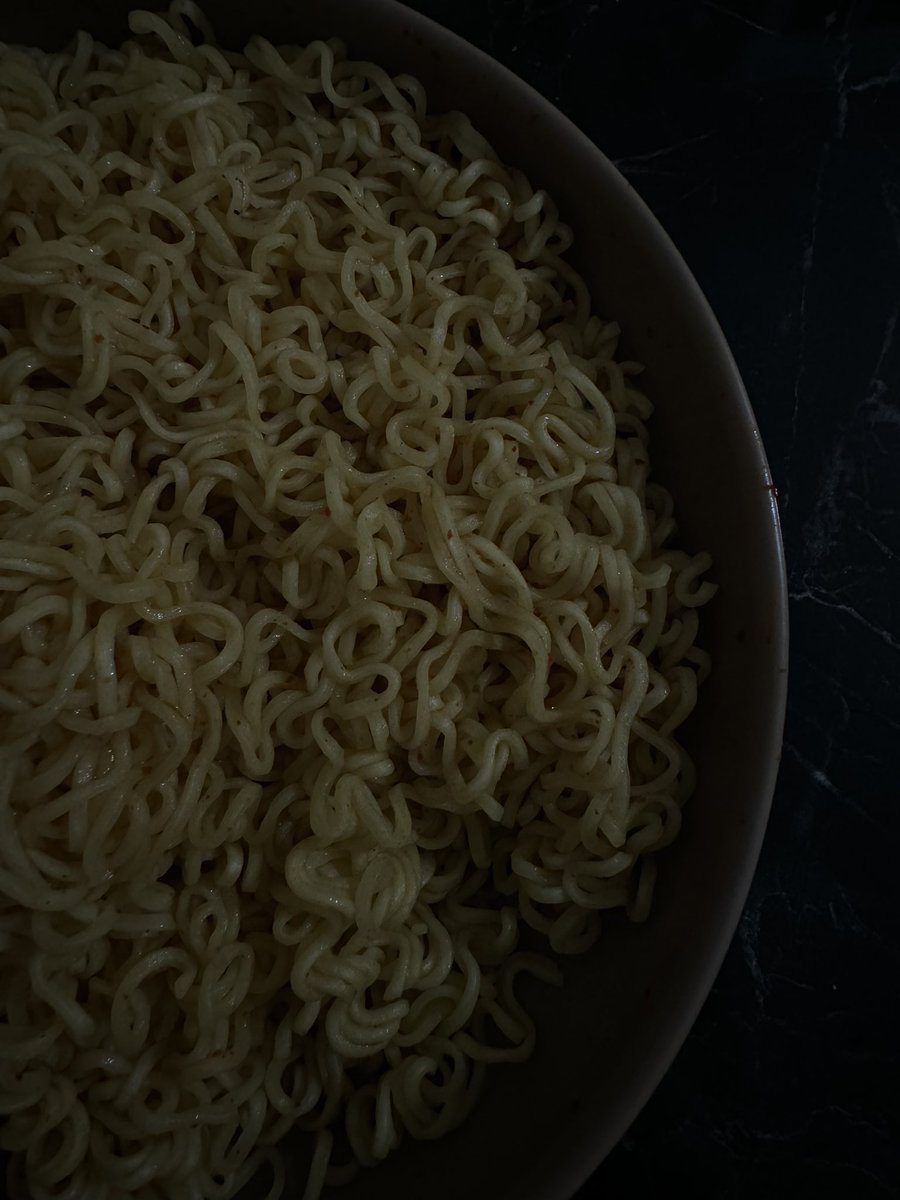 Sen alışmışsın güneşli günlere ben gecenin dördü-beşiyim 😂😂
03.05