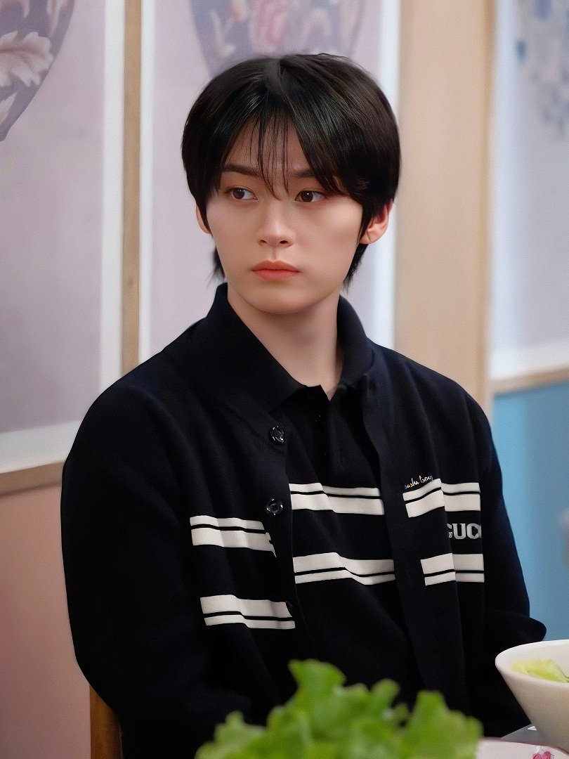 TsengSasha's tweet photo. 24.8.6
Firstwe feast.
Lee Know CUT.
12P.🐰🐰🐰
#リノ
#리노
#leeknow
#StrayKids
#ATE #ChkChkBoom
#스트레이키즈 https://t.co/xIgvRuUQss