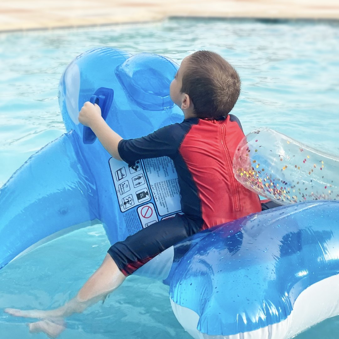 SheratonDammam's tweet photo. استمتع بيوم مليء بالمرح في مسبح فندق شيراتون الدمام! 🌞🏊‍♂️

تواصل معنا
📞 0138345555

Enjoying a fun-filled day at the Sheraton Dammam pool! 🌞🏊‍♂️ 

Contact us
📞 0138345555

#SummerVibes #PoolFun #sheratondammam   #أجواء_الصيف #متعة_المسبح #sheratondammam https://t.co/f0rG9yi579