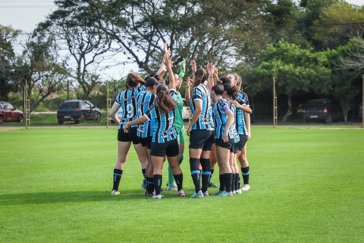 SEMIFINAL DO BRASILEIRO #Sub17 🇪🇪 Serão dois jogos decisivos para nossas #GuriasGremistas! Enfrentaremos o Corinthians nos dias 8 e 11 de agosto. O primeiro duelo será no CFT Hélio Dourado. Pra cima delas! 

📸 Caroline Motta/Grêmio FBPA

Leia em gremio.net/noticias/detal…