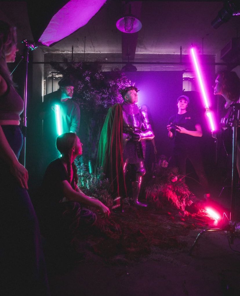 elana_danielle's tweet image. how is no one talking about this photo shoot???  mini🧵